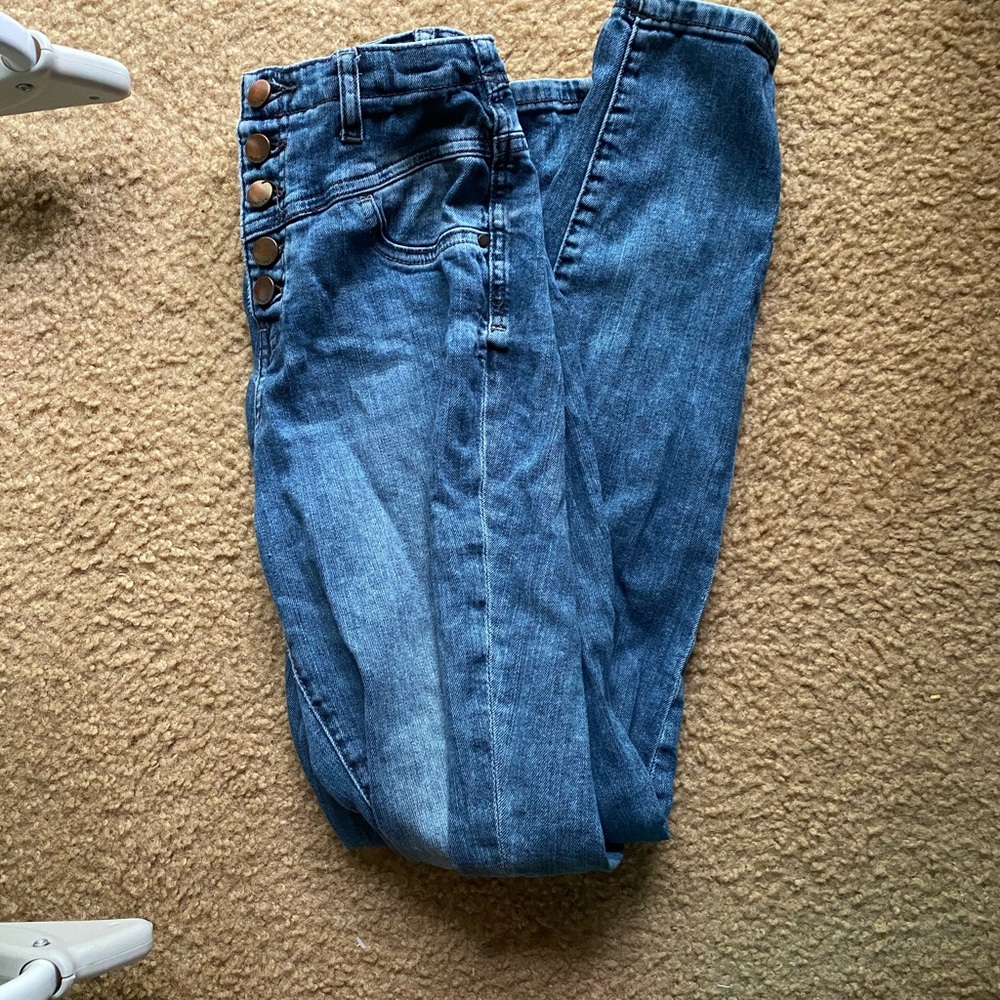 High waisted jeans